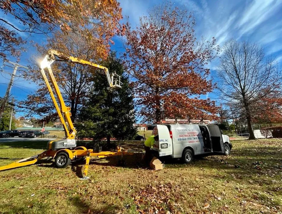 Holiday tree lighting electrical work in Baltimore
